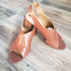 Clarks Deva Janie Tan Leather Sandals